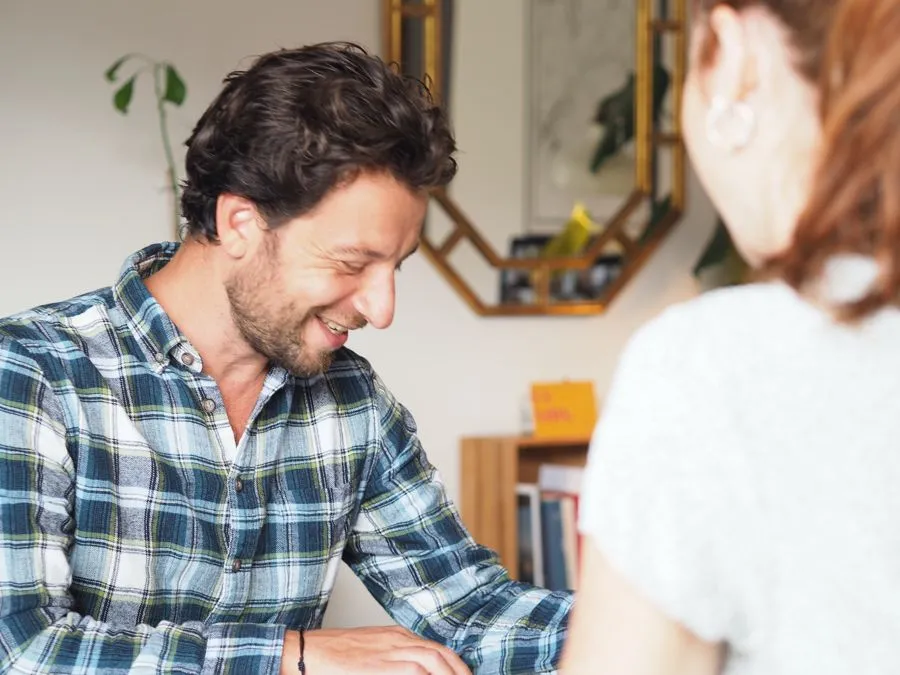 Antoine Arnoult en séance, souriant